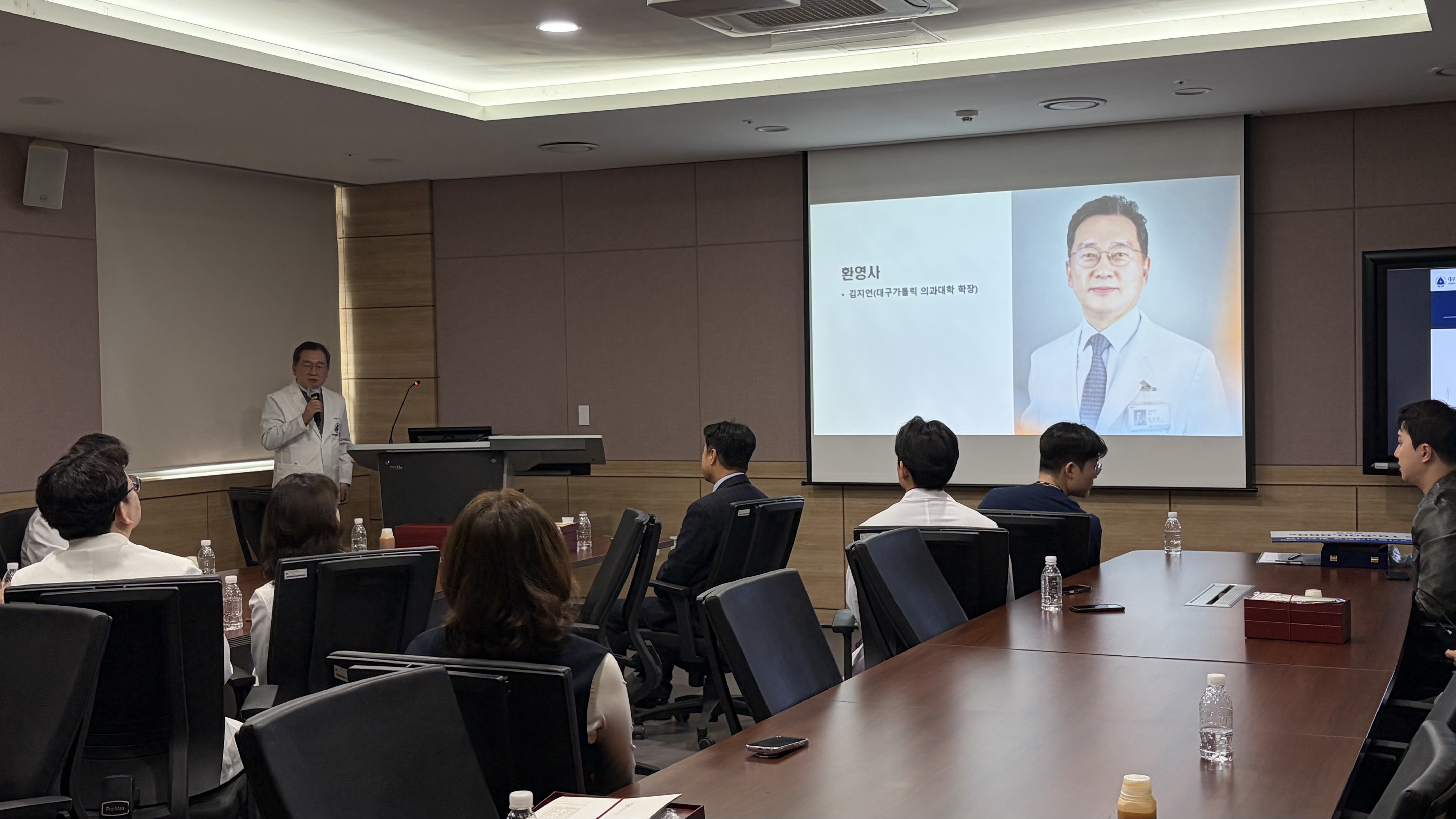 발전기금 전달식(2).jpg 이미지를 클릭하시면 원본크기를 보실 수 있습니다.