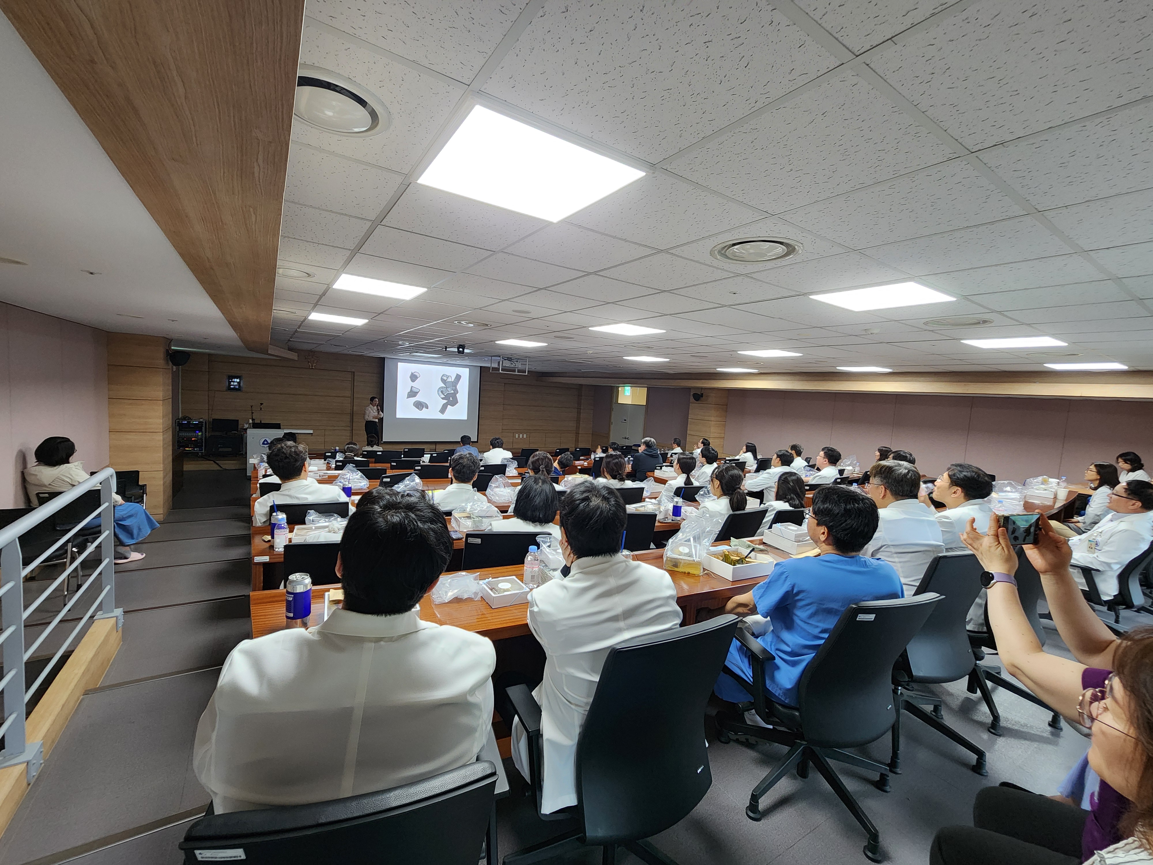 5월 런천아카데미(2).jpg 이미지를 클릭하시면 원본크기를 보실 수 있습니다.