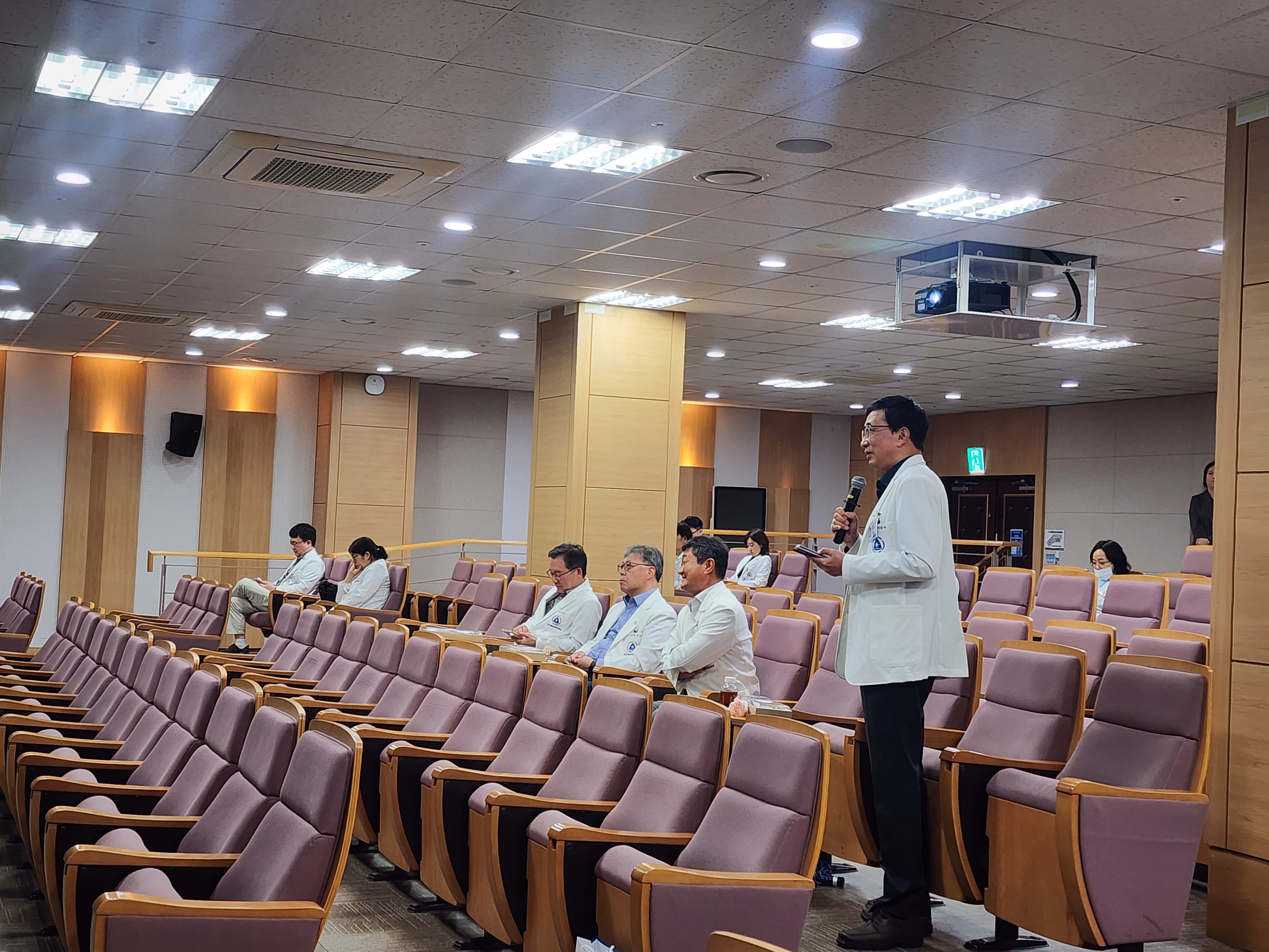 2026-10월 런천아카데미 사진(홈페이지 업로드용) (5).jpg 이미지를 클릭하시면 원본크기를 보실 수 있습니다.
